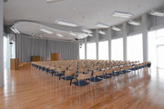 ほんぽーと新潟市立中央図書館多目的ホール写真
